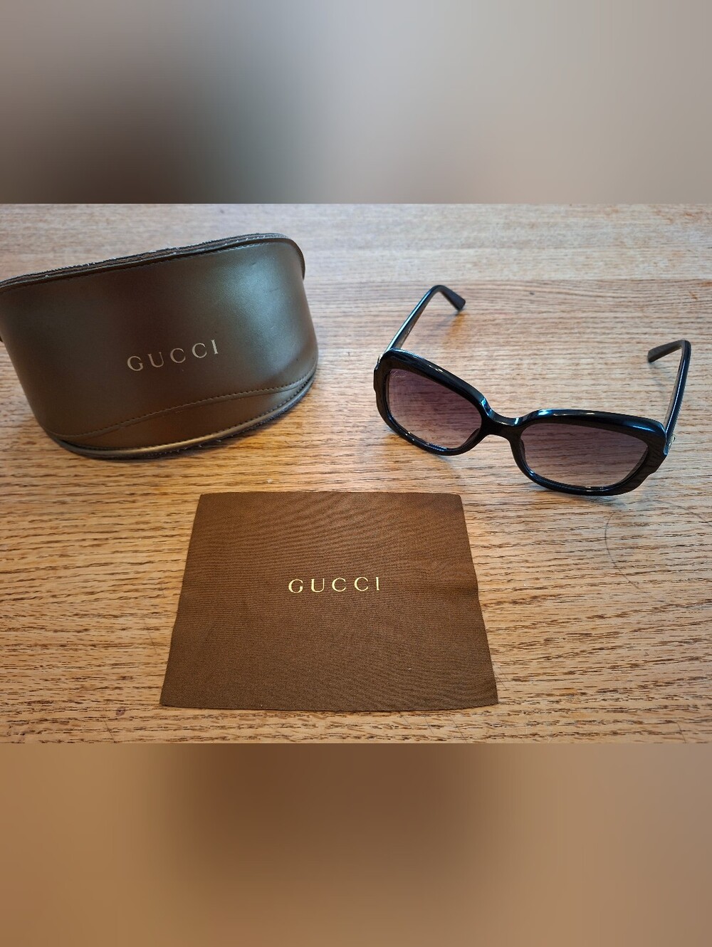 Gucci Women's Black Frame Sunglasses - Designer UV Eyewear
